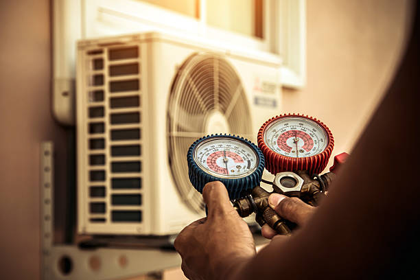 Professional Hvac technician working in Harvey, ND